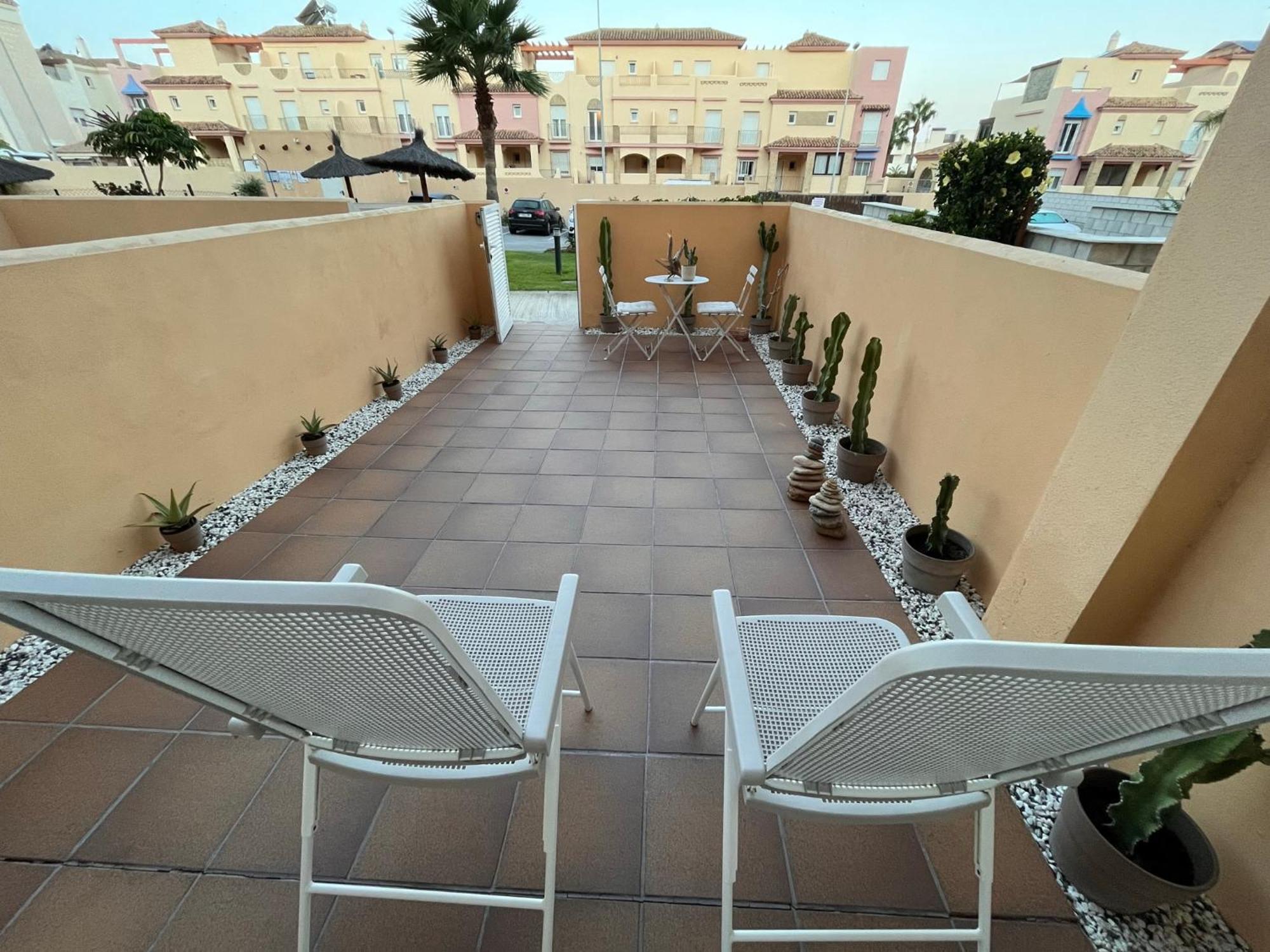 Los Lances Tarifa - Piscina Y Patio Exterior foto